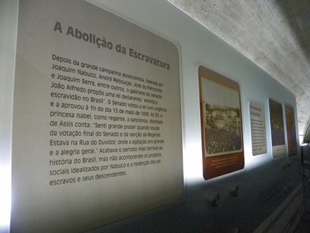 Abolição da escravatura completa 125 anos: visita ao Congresso é oportunidade para aprender um pouco da história