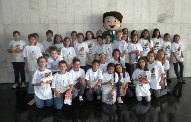 Alunos da zona rural de Minas Gerais visitam a Câmara