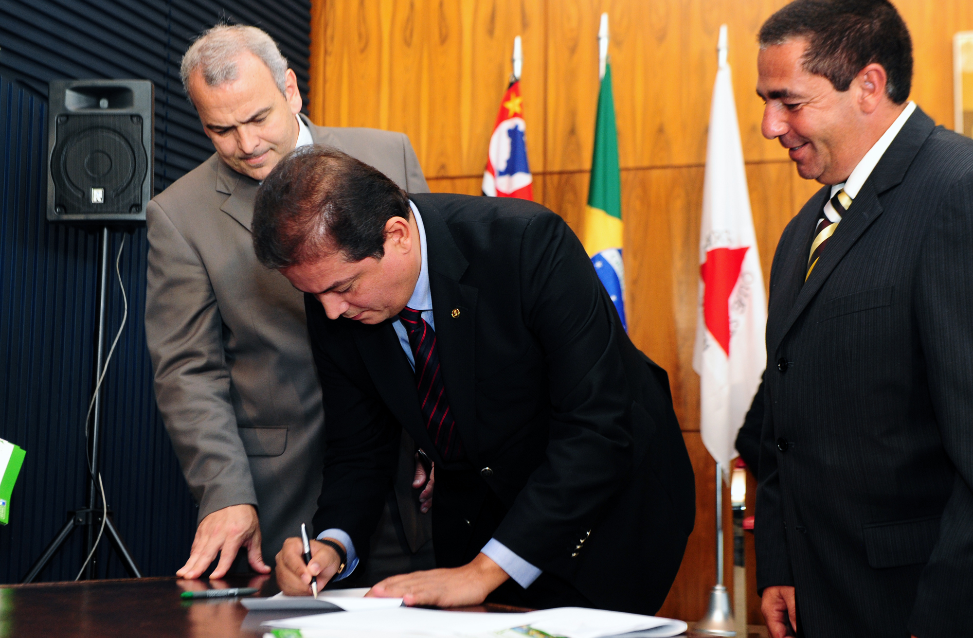 Câmara assina acordos sobre Rede Legislativa de TV Digital