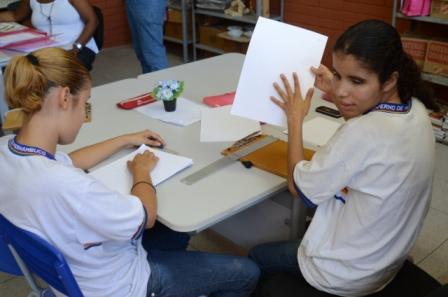 Deficientes visuais são inseridos no programa Parlamento Jovem