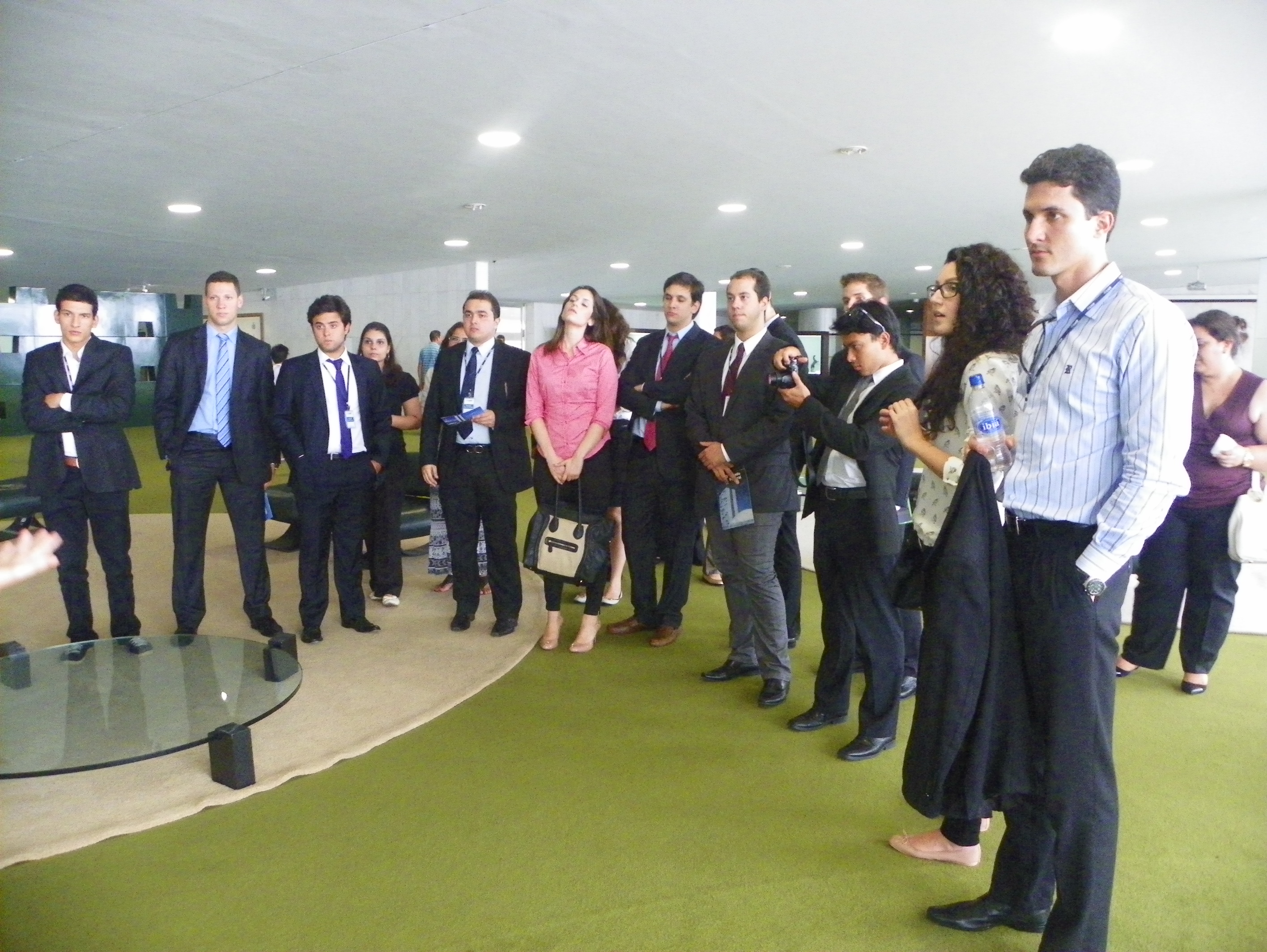 Intercambistas do CADE visitam a Câmara dos Deputados