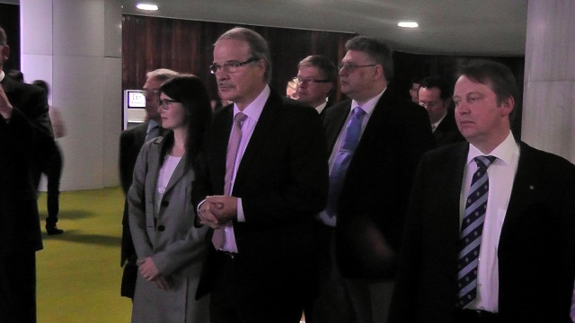 Membros do Parlamento finlandês conhecem a Câmara dos Deputados