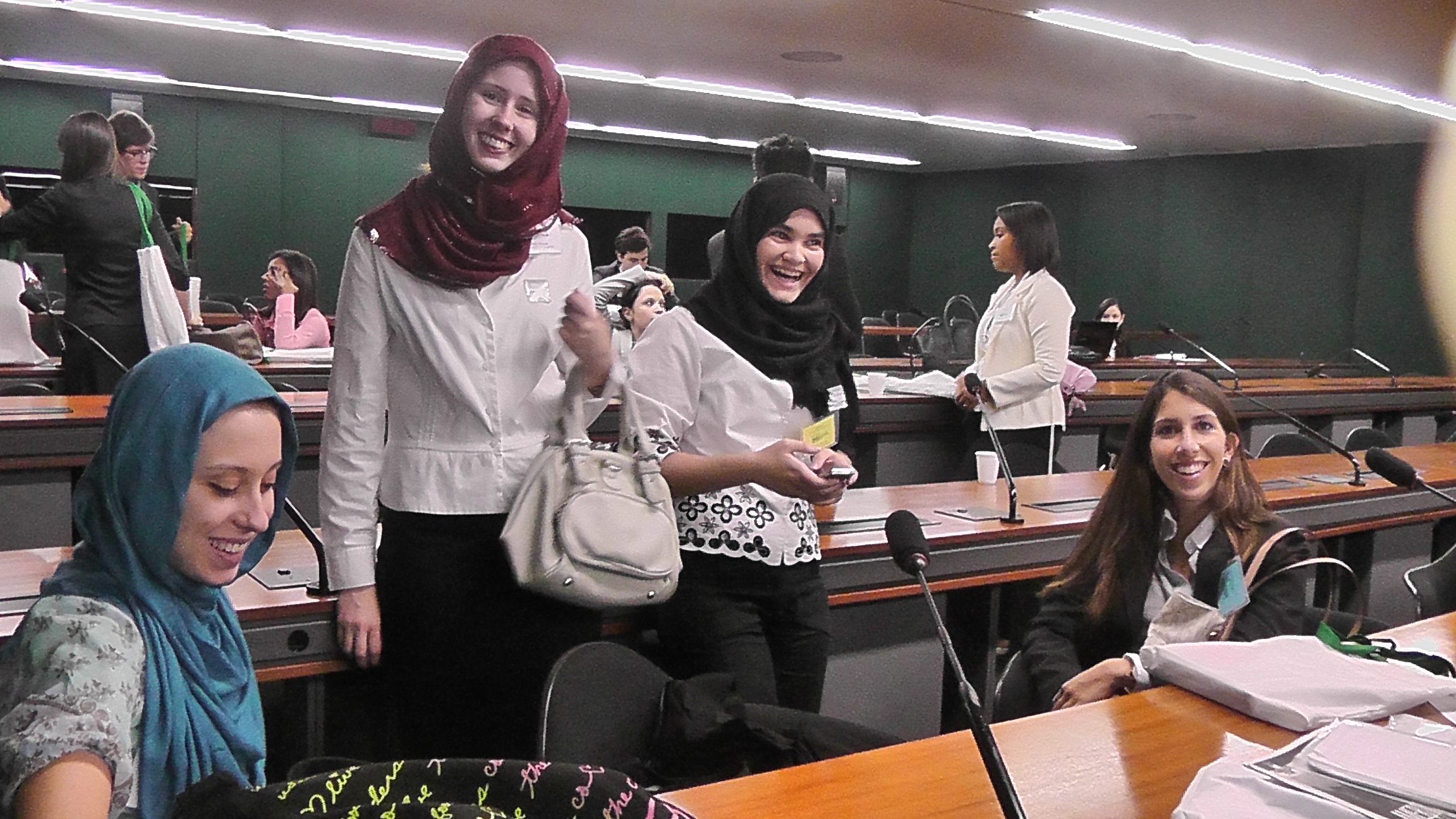 Universitários de diversos países visitam o Congresso Nacional e simulam uma reunião da ONU