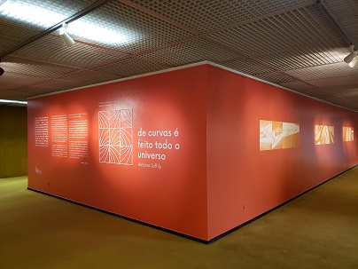 De curvas é feito todo o universo foto 2