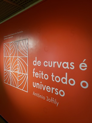 De curvas é feito todo o universo foto 6