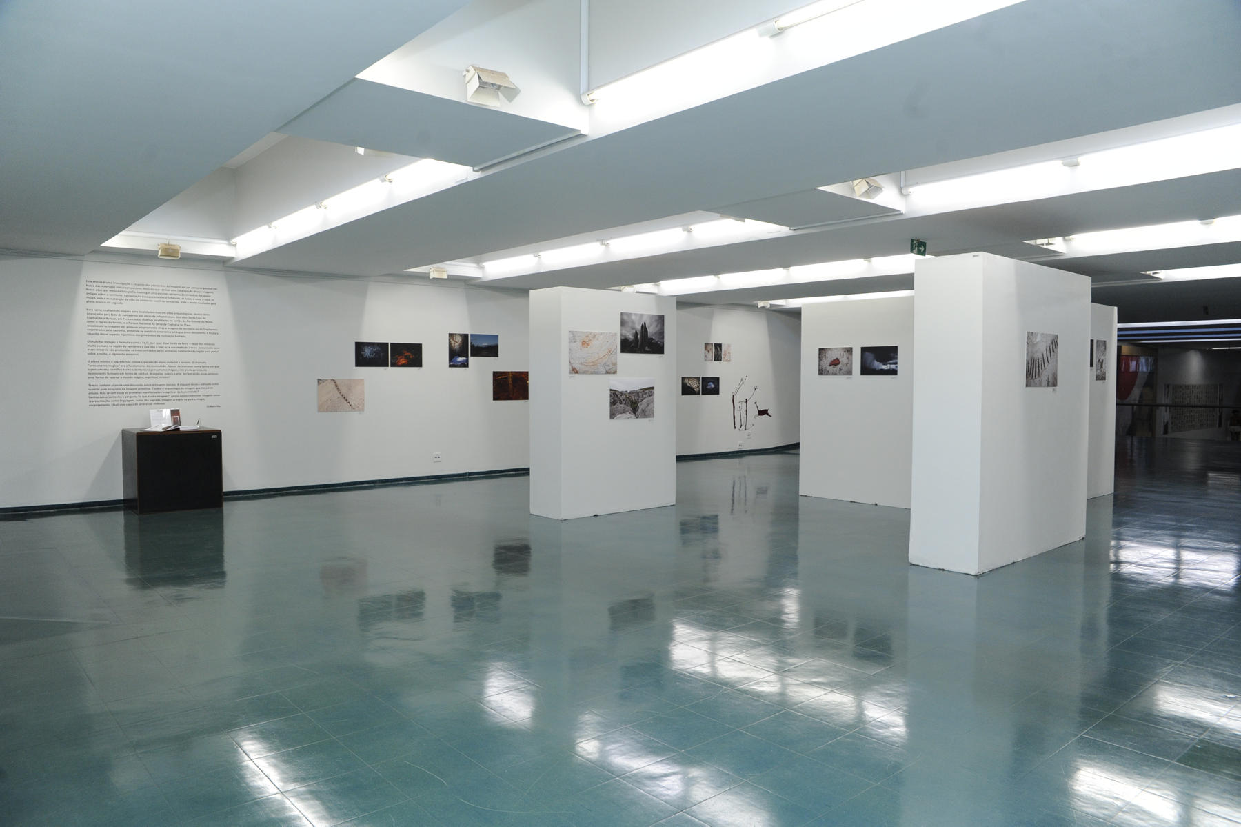 Fe2O3 - uma arqueologia da imagem