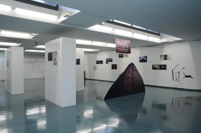 Fe2O3 - uma arqueologia da imagem