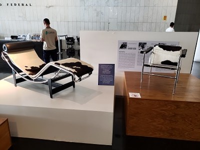 Mobiliário Modernista na Câmara dos Deputados: 60 Anos de Design