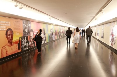 (Re)existir no Brasil: Trajetórias Negras Brasileiras