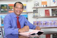 Escritor convidado: Filemon Félix