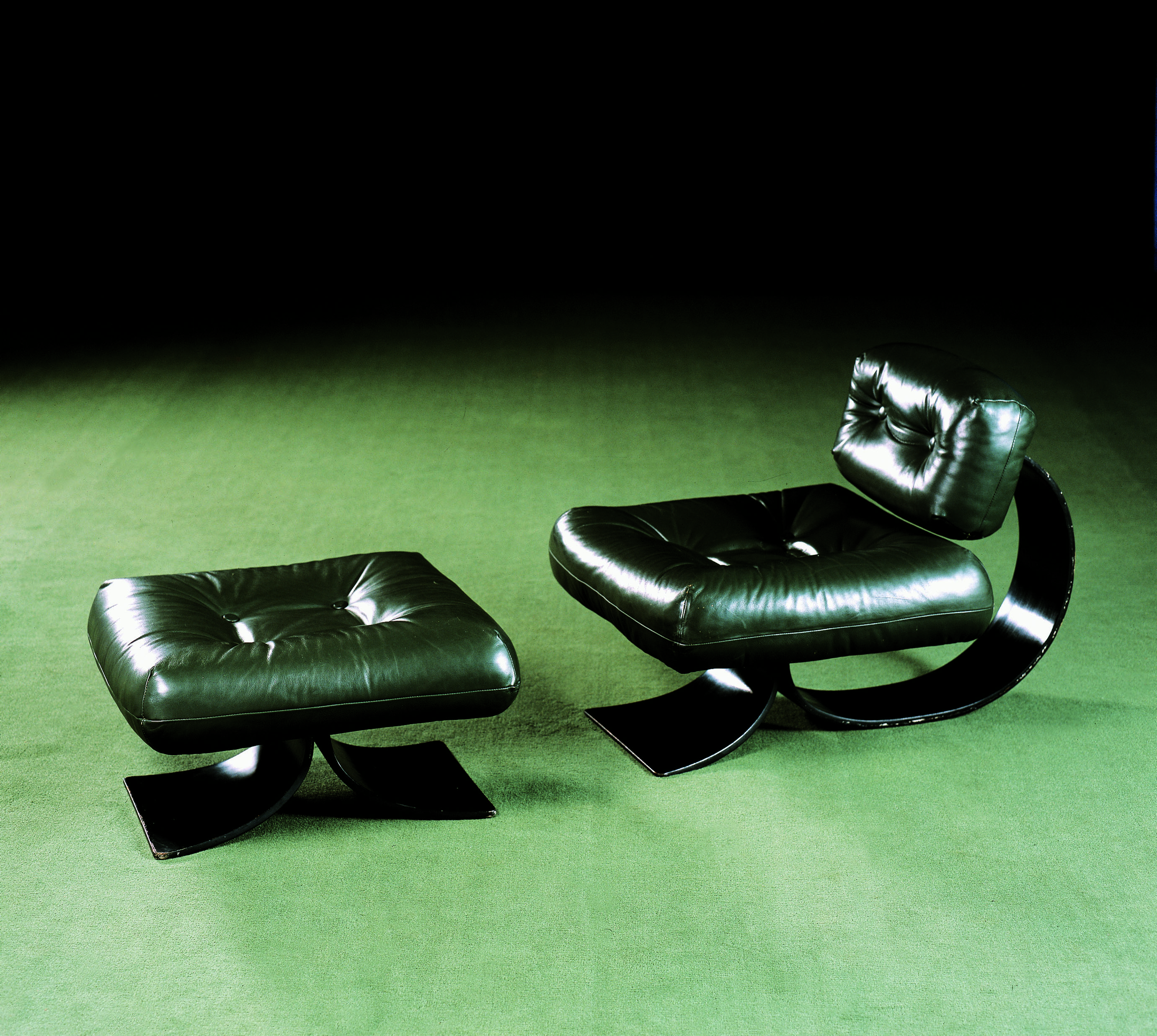 Banqueta e Poltrona Alta, 1971