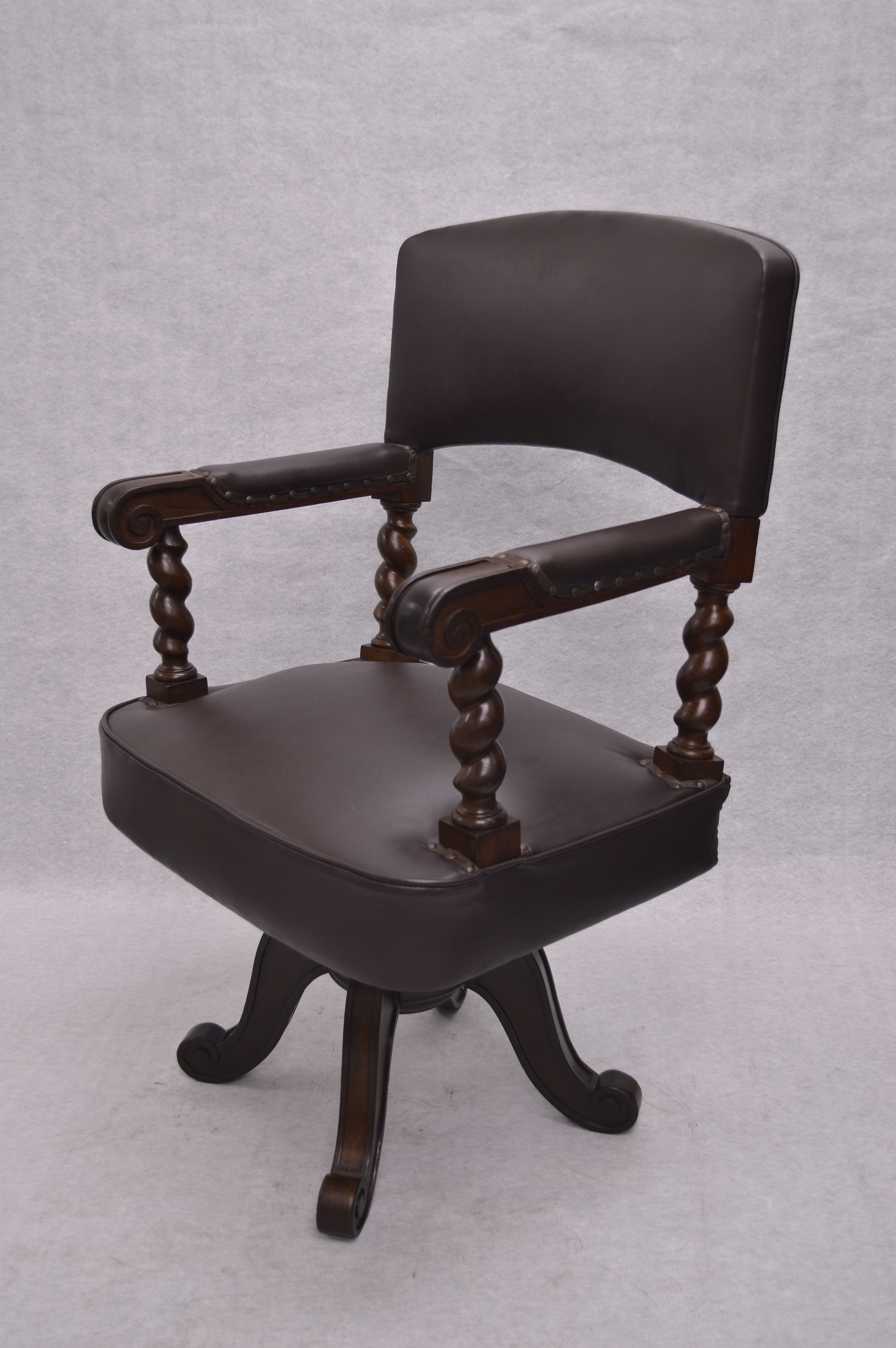 Poltrona Estilo Neo-Manuelino / 01, 1926