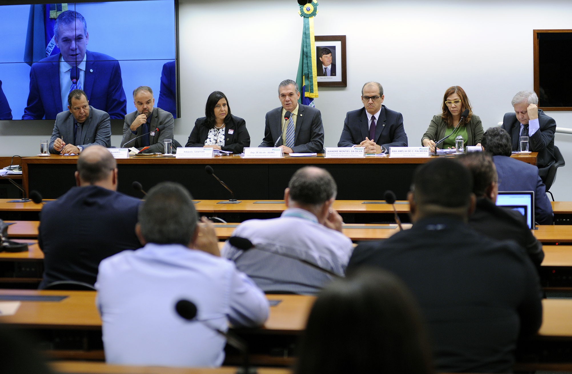 Agricultura vai propor reestruturação do crédito para baixa renda comprar terras