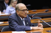 Comissão aprova projeto que facilita investimento estrangeiro no agronegócio brasileiro