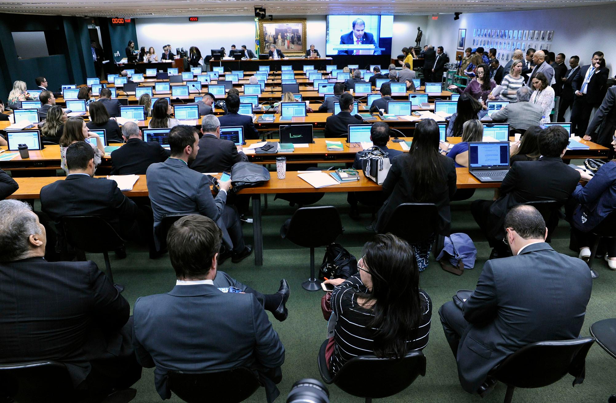 Acesso ao Plenário da CCJC para Reunião de Instalação e eleição da Mesa