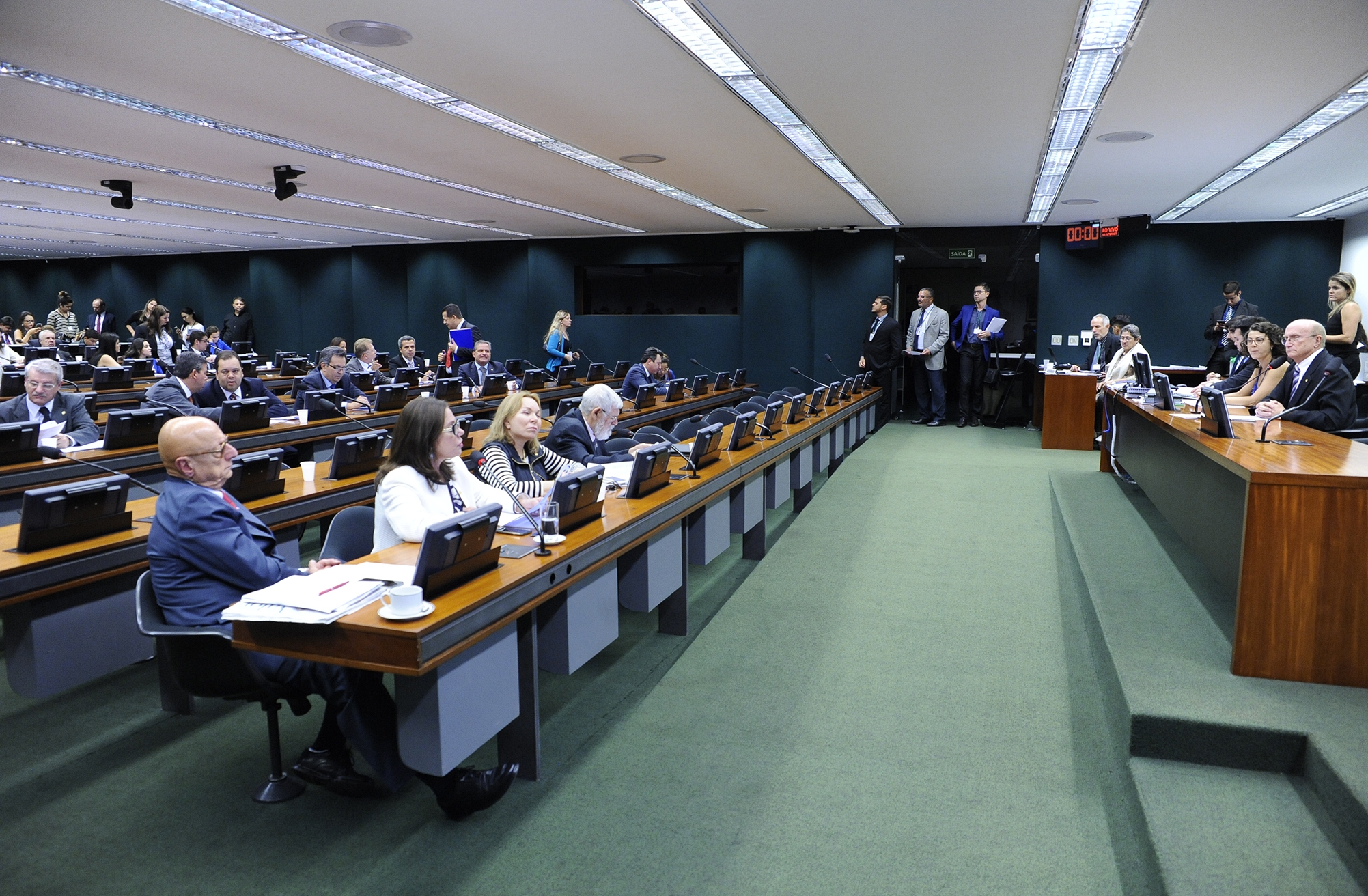 CCJC aprova revogação de norma sobre importação de café peruano