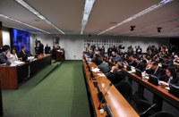 CCJC admite PEC que submete ao Congresso decisão sobre empréstimos feitos pelo governo