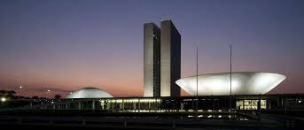 CCJC aprova fim de atenuante para menores de 21 e maiores de 70 em infrações de trânsito