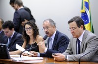 CCJC aprova obrigatoriedade de veículos terem estepe com dimensões das rodas