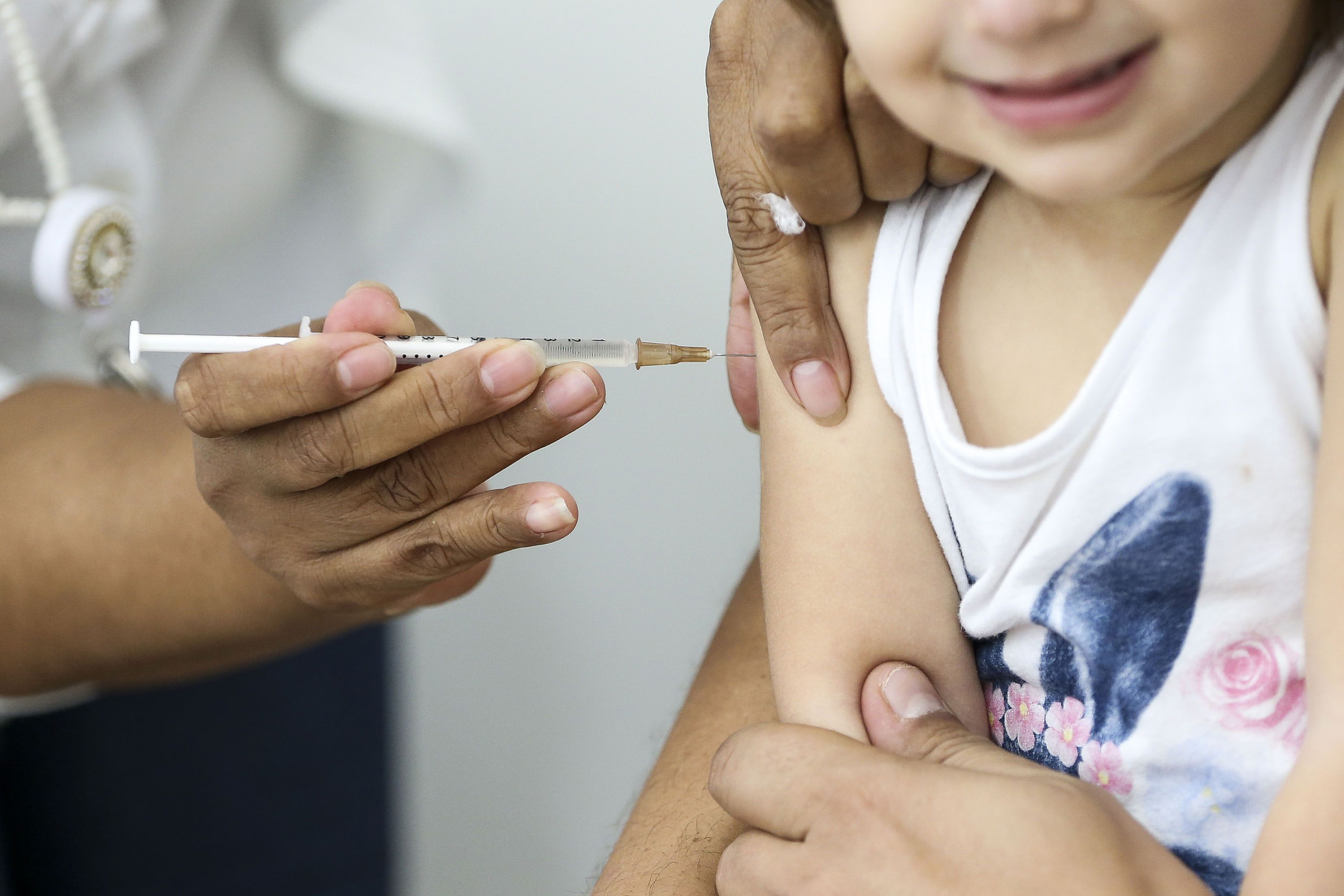 CCJC aprova orientação das escolas aos pais sobre vacinação e cuidados de saúde