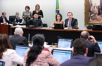 CCJC aprova PEC que beneficia servidores de ex-territórios Amapá e Roraima