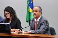 CCJC aprova PEC que torna tráfico de pessoas crime inafiançável