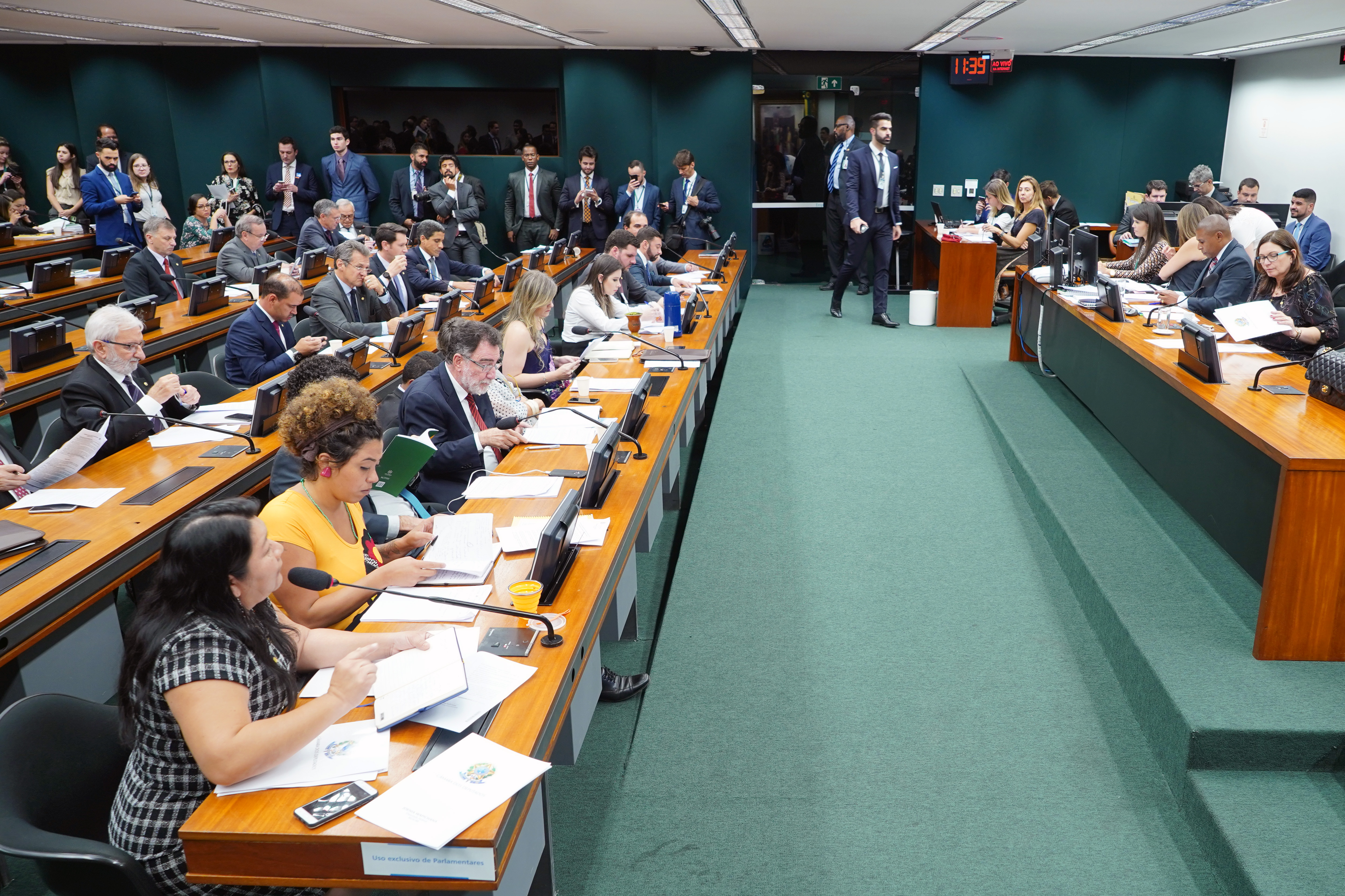 CCJC aprova PEC sobre atividades agropecuárias em terras indígenas