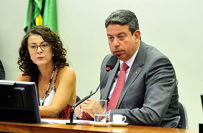 CCJC aprova pena maior para crime de falsa identidade praticado pela internet