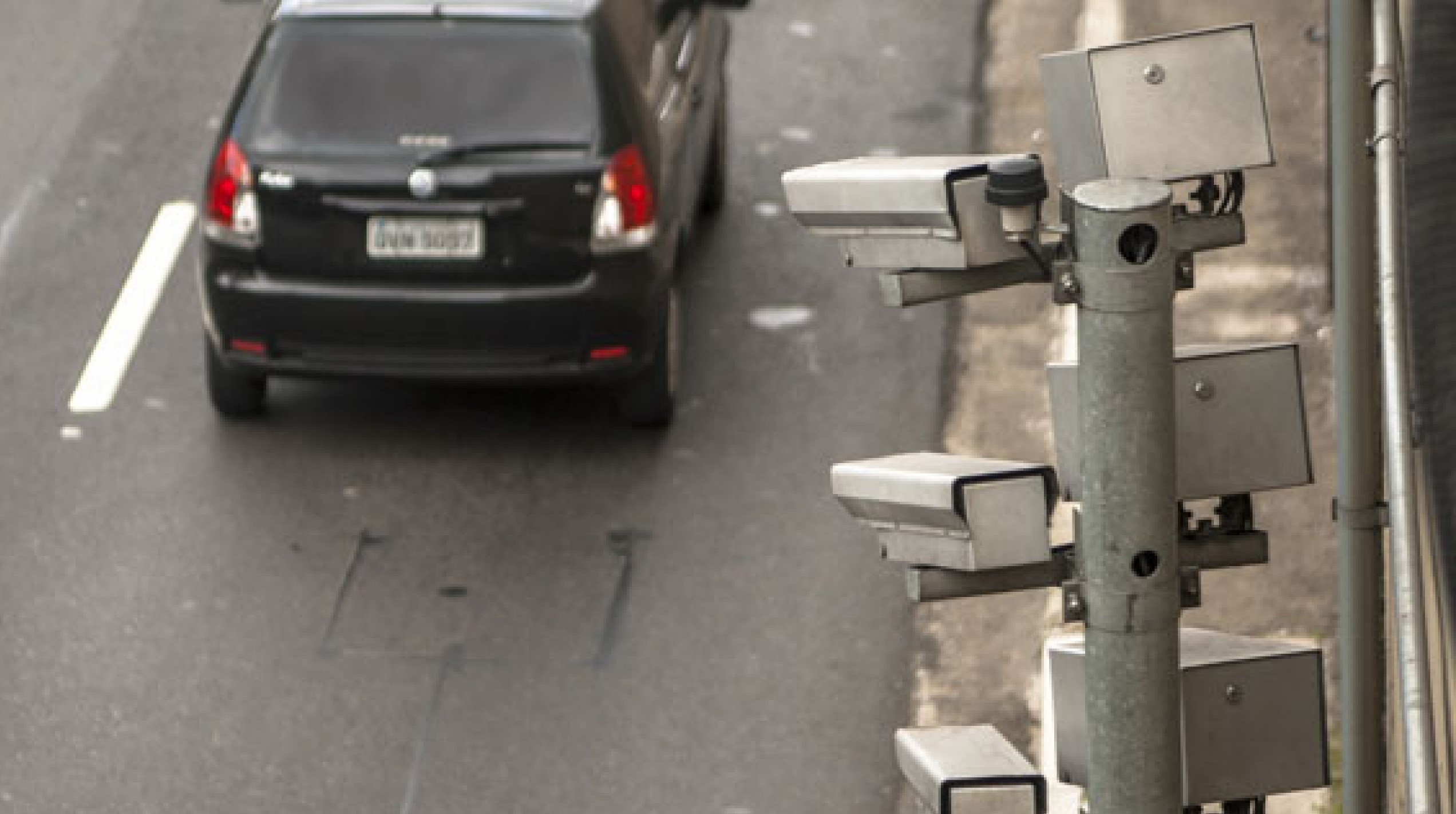 CCJC aprova projeto que só permite multar motorista quando velocidade exceder em 10% à permitida