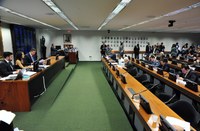 CCJC aprova realização de provas de concursos federais em todas as capitais