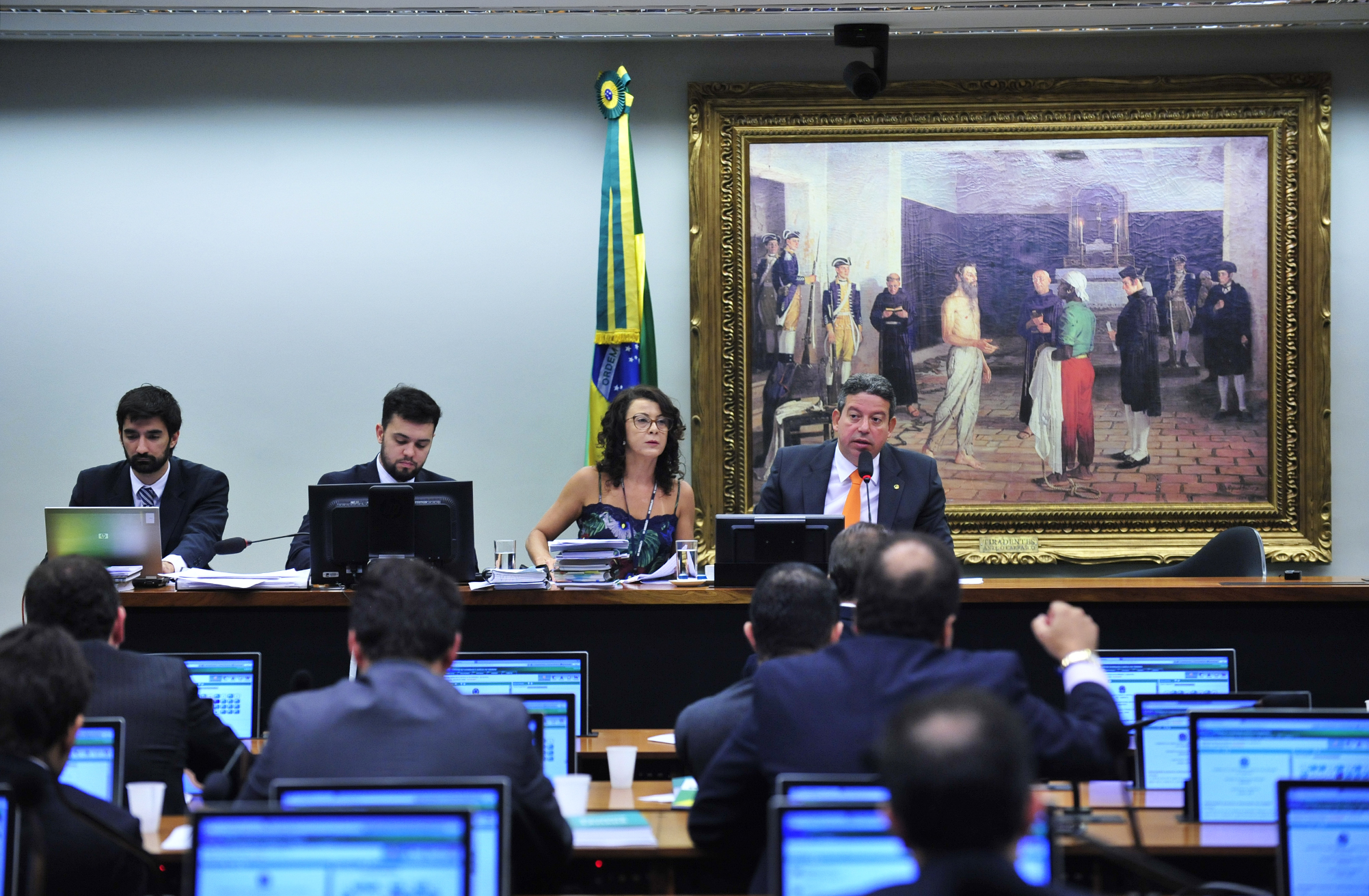 CCJC aprova visto para profissionais estrangeiros em eventos esportivos