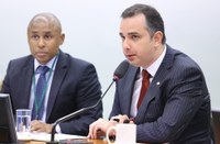 CCJC começa a discutir o parecer pela continuidade do processo contra Temer