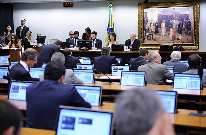 CCJC vai analisar decisão que anulou sessão do impeachment