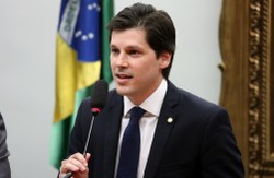 Comissões mais importantes da Câmara, CCJ e CFT elegem presidentes