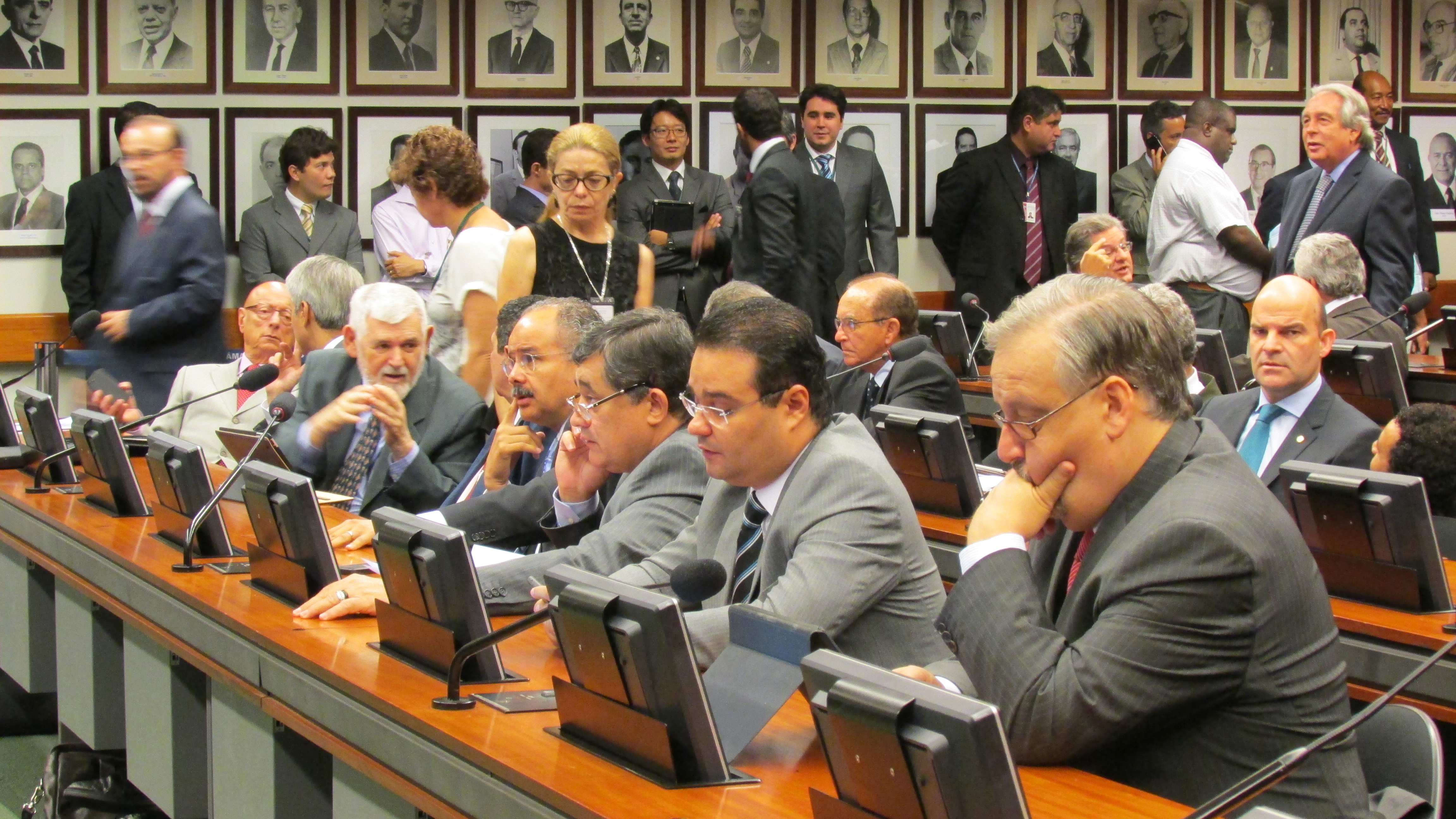 Deputado Vicente Cândido é eleito presidente da CCJC