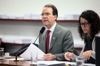 Mande a sua pergunta para o Ministro da Saúde, Alexandre Padilha, que participa da Reunião da CCJC sobre a vinda de médicos estrangeiros