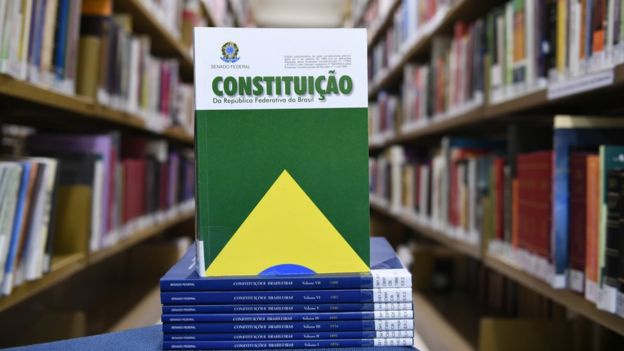 Proposta que permite emenda de iniciativa popular à Constituição não passa na CCJC