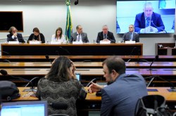 Deputados questionam inviabilidade de campanha por SMS