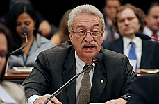 CCTCI aprova relatório parcial de Newton Lima sobre Banda Larga