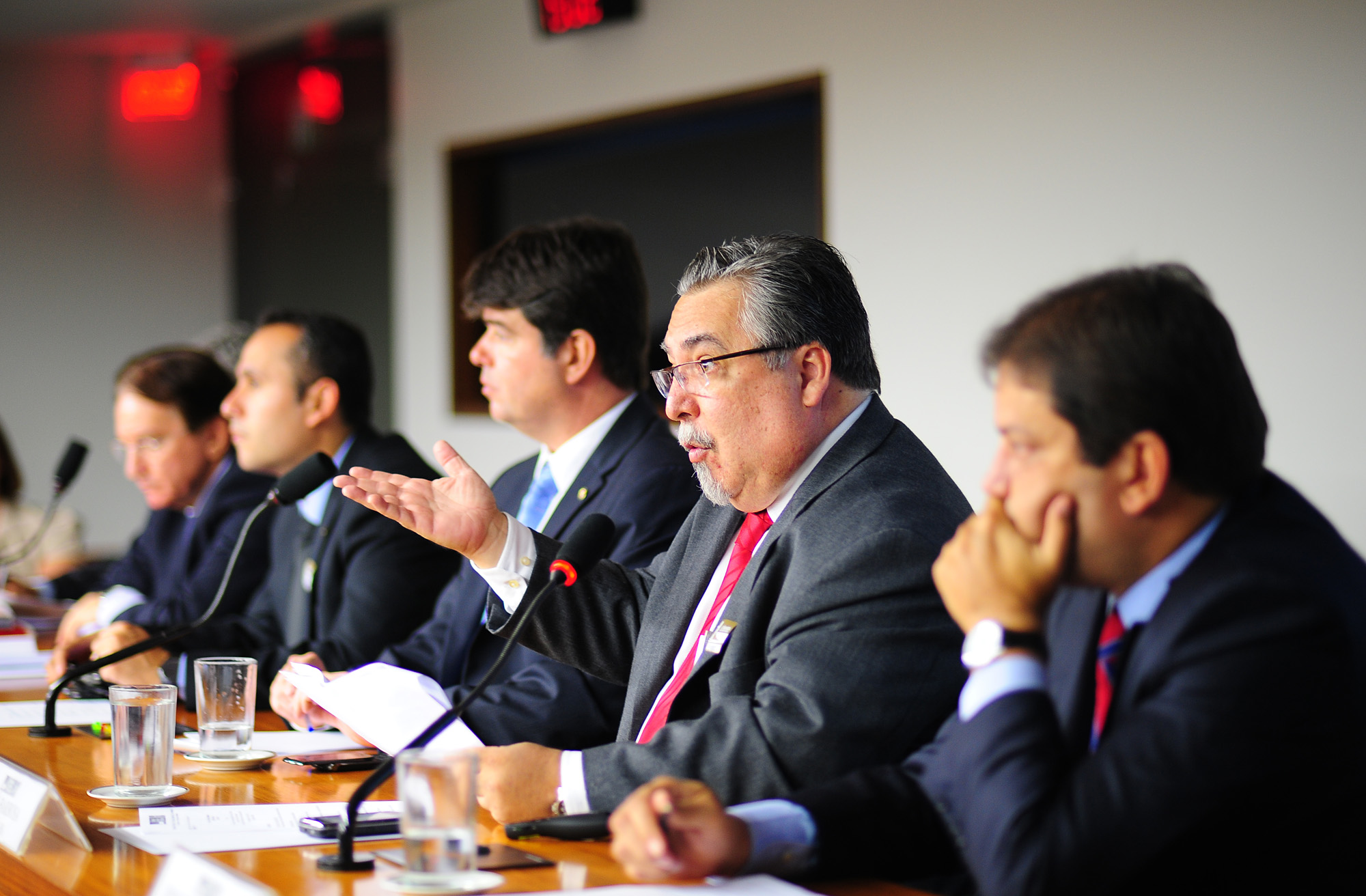 CCTCI discute destino do espectro radioelétrico de 700 MHz