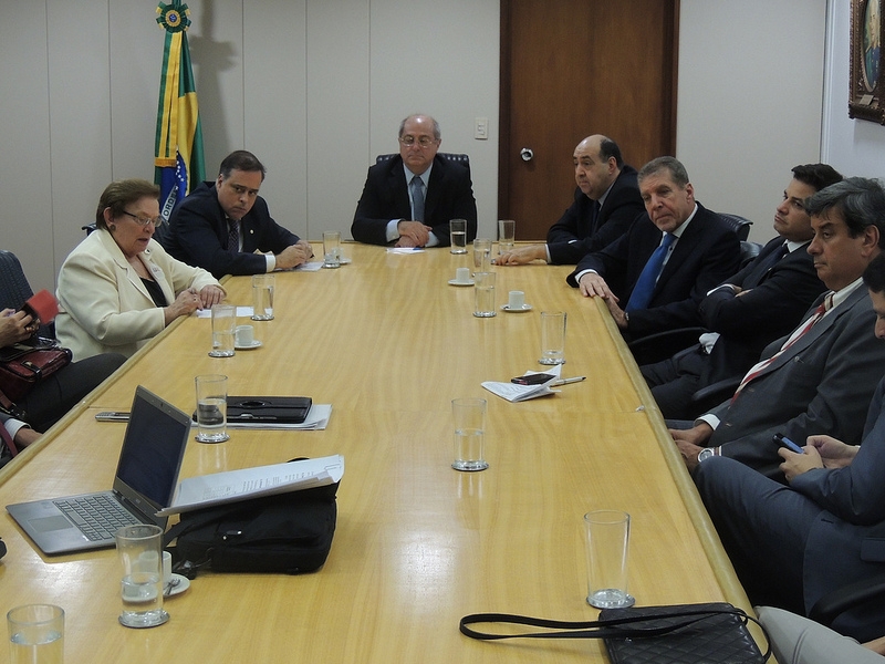 CCTCI discute com Paulo Bernardo regulamentação da radiofrequência dos 700 MHz