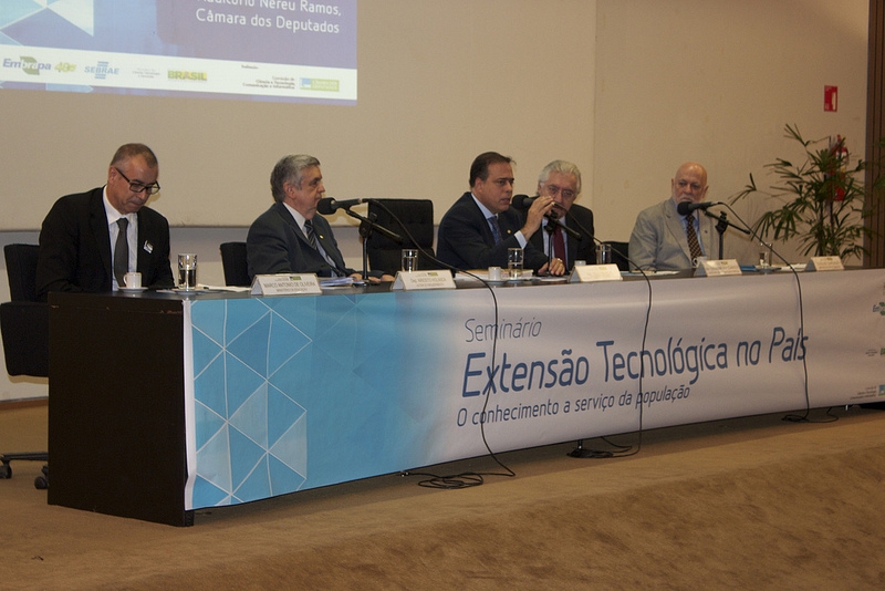 Comissão realiza Seminário sobre Extensão Tecnológica