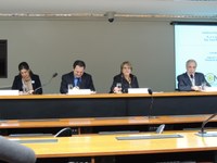 Normas já proíbem propagandas de veículos que violem leis de trânsito