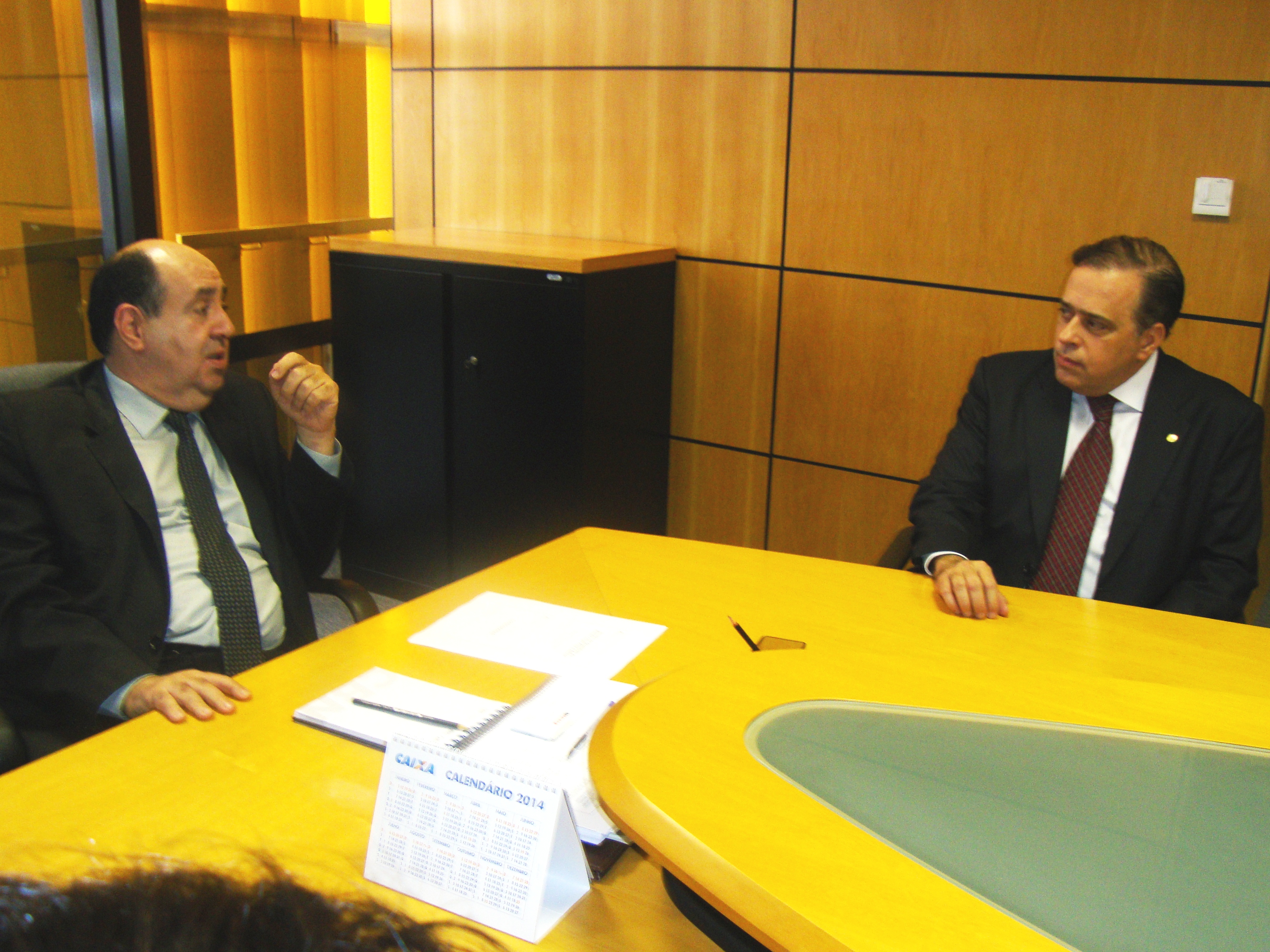 Presidentes da CCTCI e da Anatel discutem desocupação de faixa de frequência por TVs por assinatura