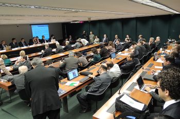 Projeto impede registro de ligações para disque-denúncia na conta de telefone