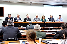 Representantes dos veículos de comunicação defendem liberdade de expressão e imprensa