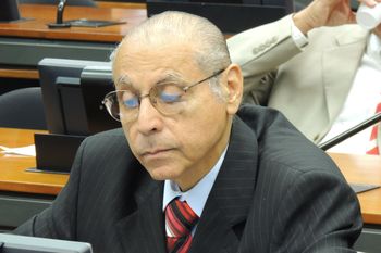 Comissão aprova proibição de validade para créditos de celular pré-pago