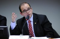 A programação cristã na mídia é tema de debate na Comissão de Ciência e Tecnologia