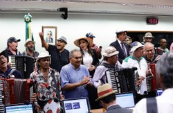 Deputados, artistas e estudiosos defendem registro do forró como patrimônio cultural brasileiro