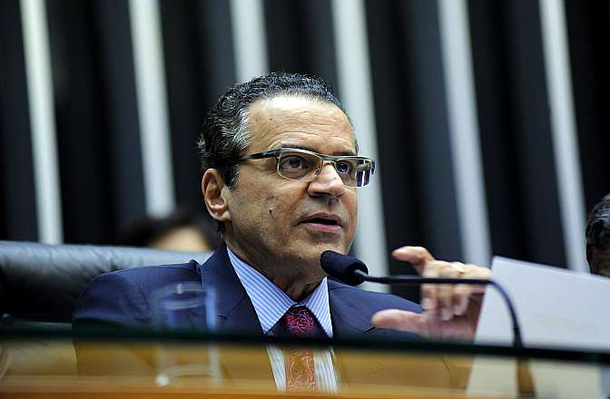 Presidente da Câmara propõe novo nome à subcomissão extinta